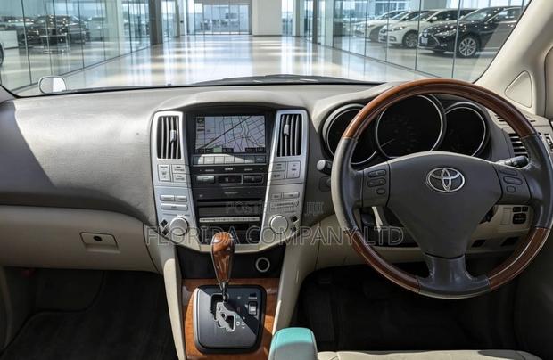 Toyota Harrier 2005 White