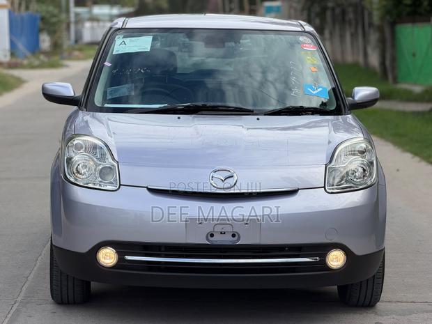 Mazda Verisa 2011 Blue