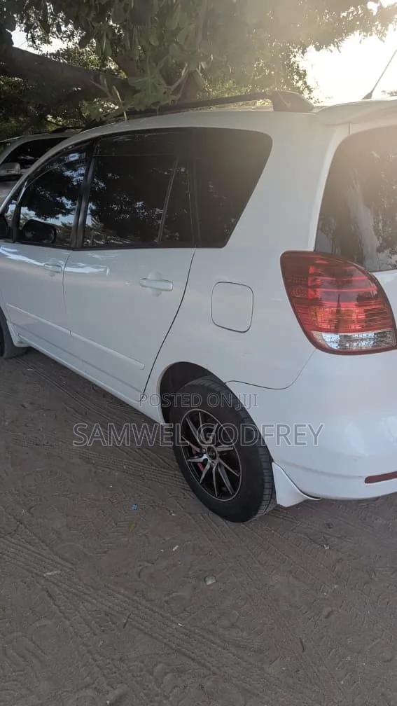 Toyota Corolla Spacio 2005 White