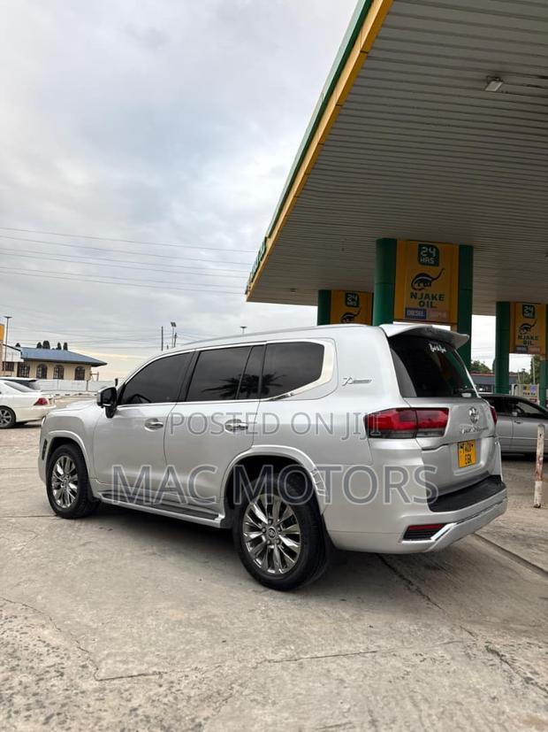 Toyota Land Cruiser 2013 Silver