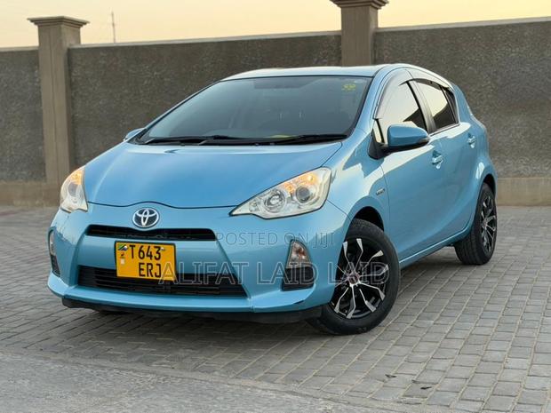 Toyota Aqua 2013 Blue