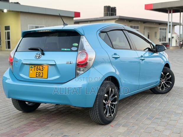 Toyota Aqua 2013 Blue