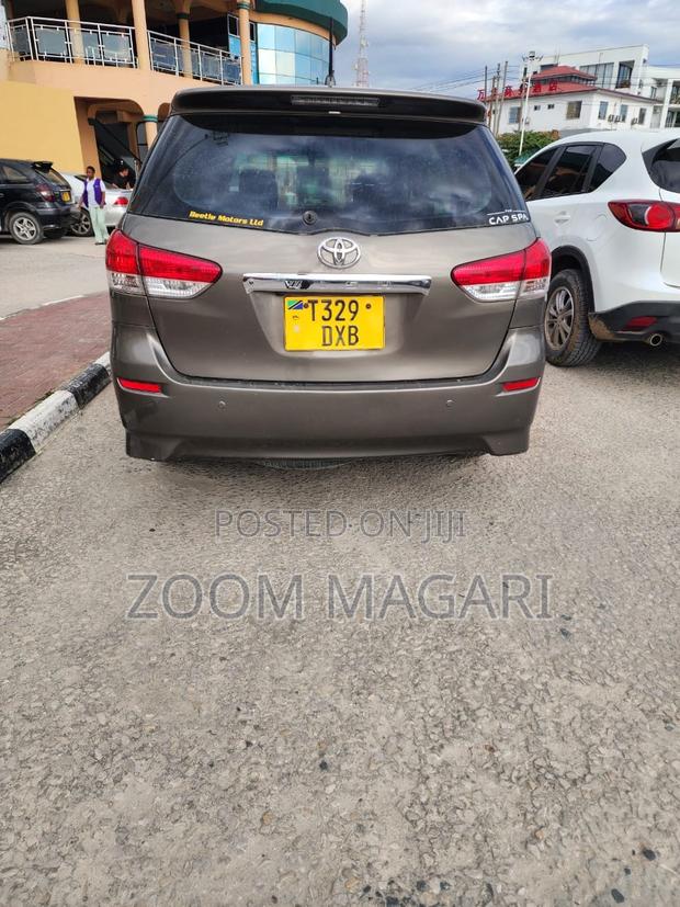 Toyota Wish 2005 Gray