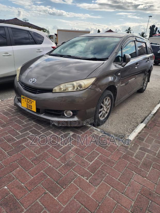 Toyota Wish 2005 Gray