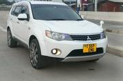 Mitsubishi Outlander 2010 White for sale