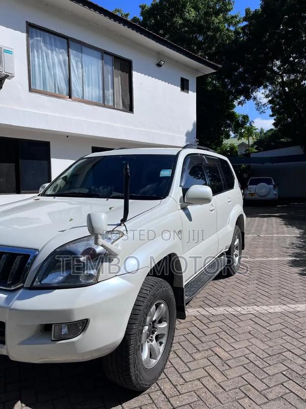Toyota Land Cruiser Prado 2007 White