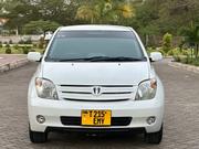 Toyota IST 2005 Pearl for sale