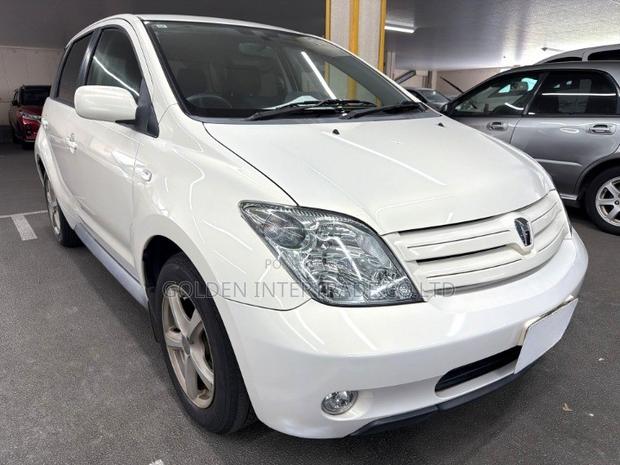 Toyota IST 2003 White