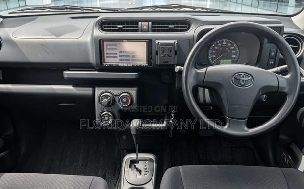 Toyota Probox 2016 Silver