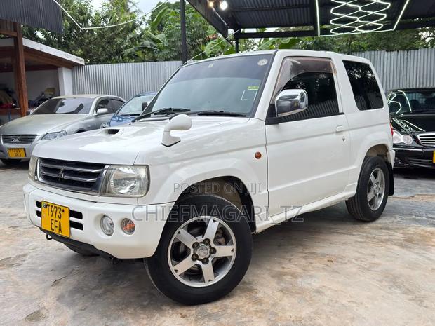 Mitsubishi Pajero 2005 White