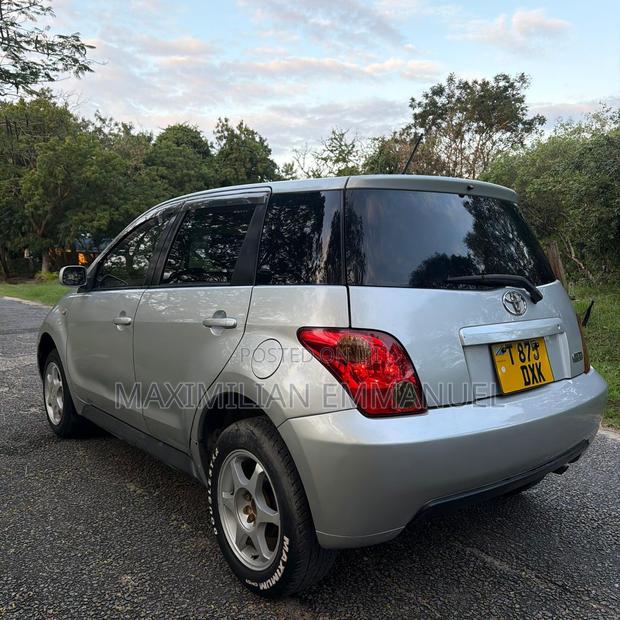 Toyota IST 2005 Silver