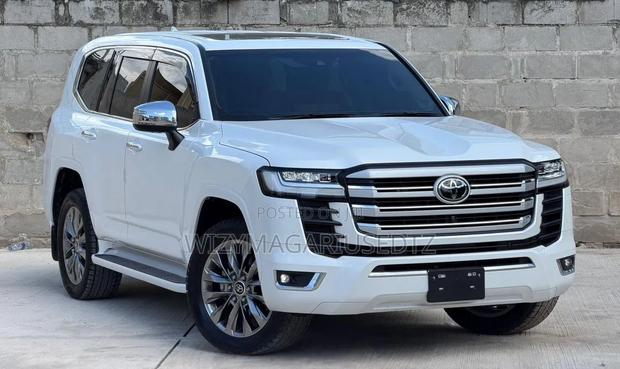 Toyota Land Cruiser 2024 Off white