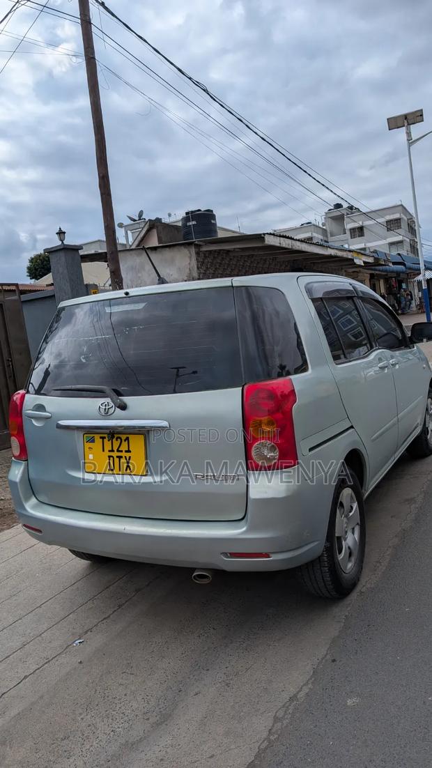 Toyota Raum 2004 Blue