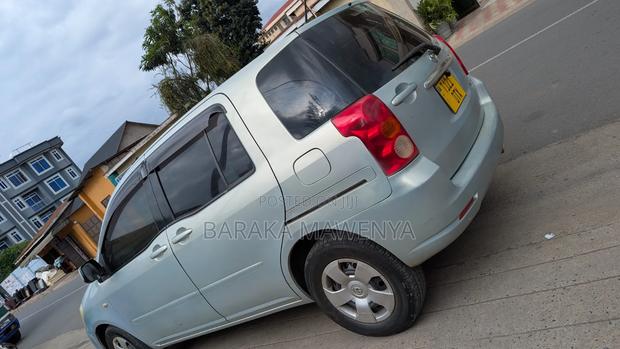 Toyota Raum 2004 Blue