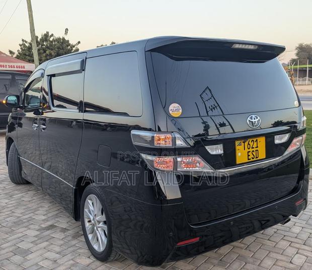 Toyota Alphard 2.4 Hybrid AWD 2010 Black