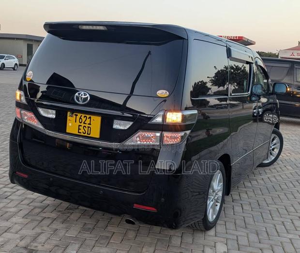 Toyota Alphard 2.4 Hybrid AWD 2010 Black