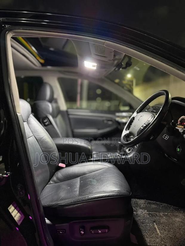 Toyota Crown 2006 Black