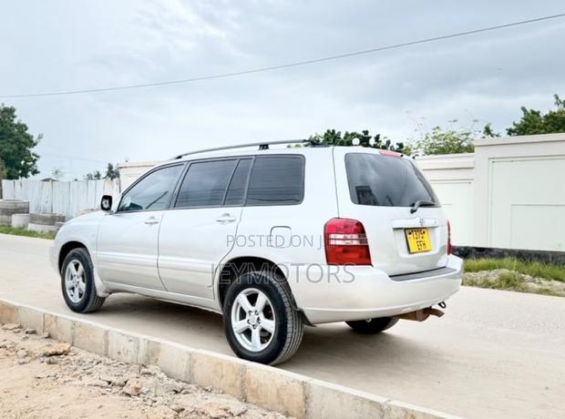 Toyota Kluger 2006 Silver