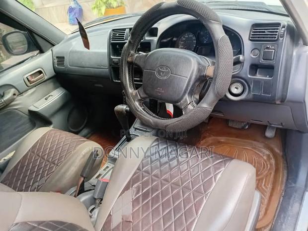 Toyota RAV4 1999 White