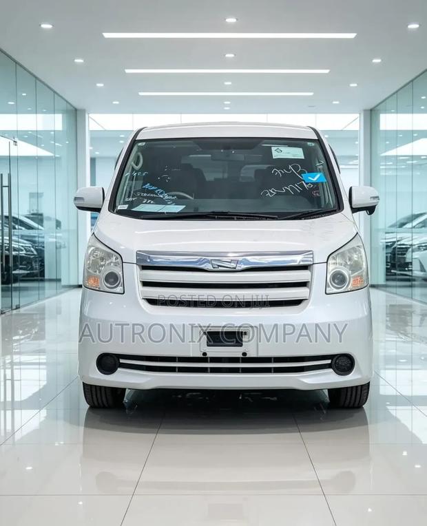 Toyota Noah 2009 White