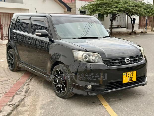 Toyota Corolla Rumion 2010 Black