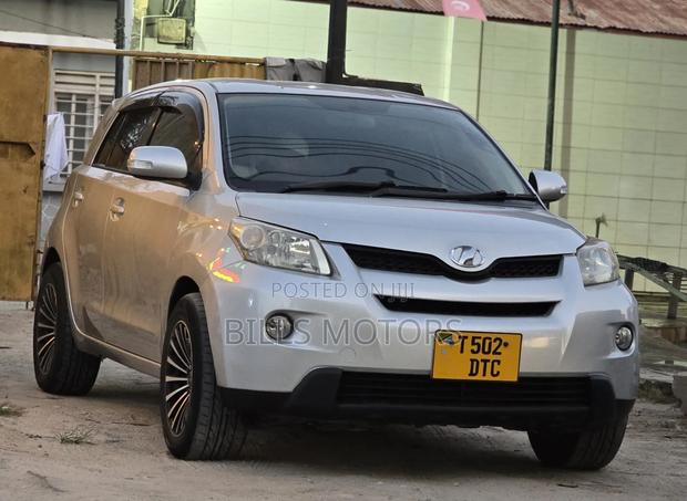Toyota IST 2008 Silver