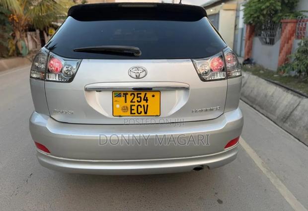 Toyota Harrier 2005 Silver