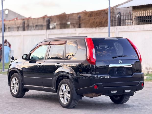 Nissan X-Trail 2010 Black