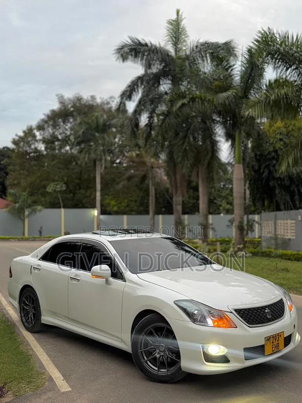 Car 2009 White