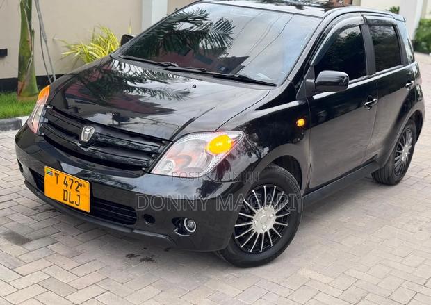 Toyota IST 2004 Black