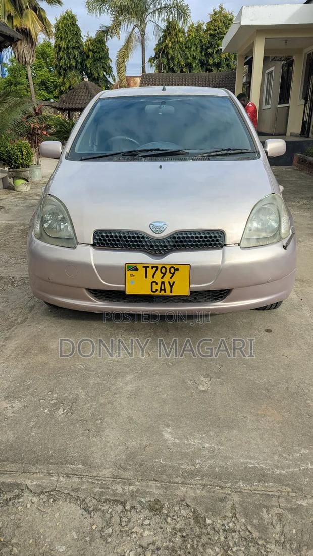 Toyota Vitz 2003 Pink