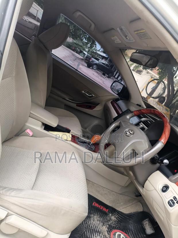 Toyota Premio 2009 Silver