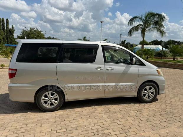 Toyota Alphard 2002 Gray
