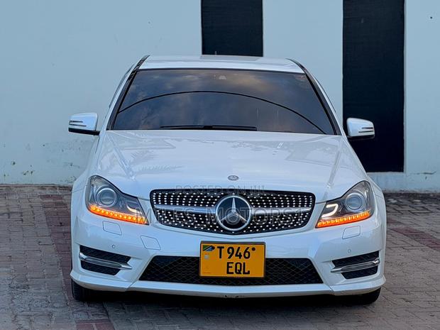 Mercedes-Benz C180 2013 White