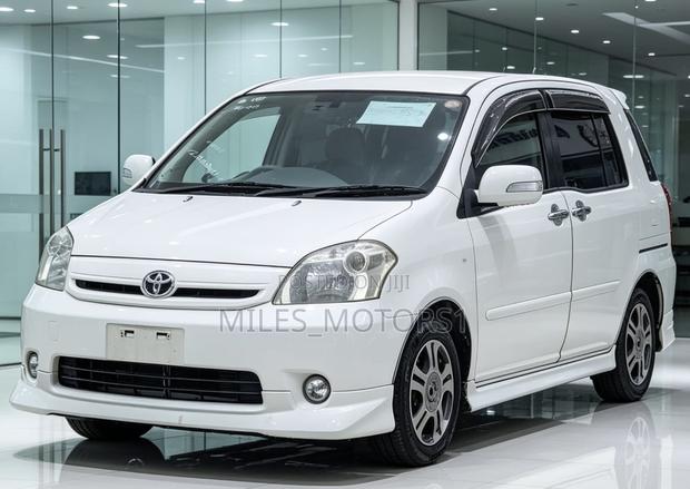 Toyota Raum 2004 White
