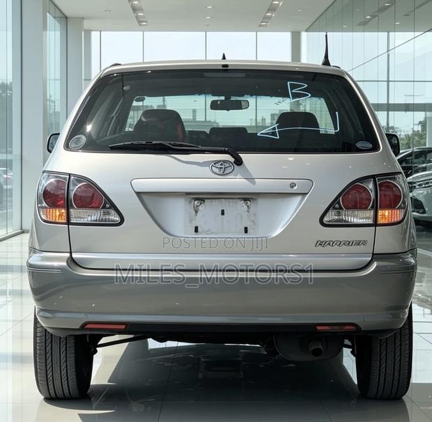Toyota Harrier 2002 Gray