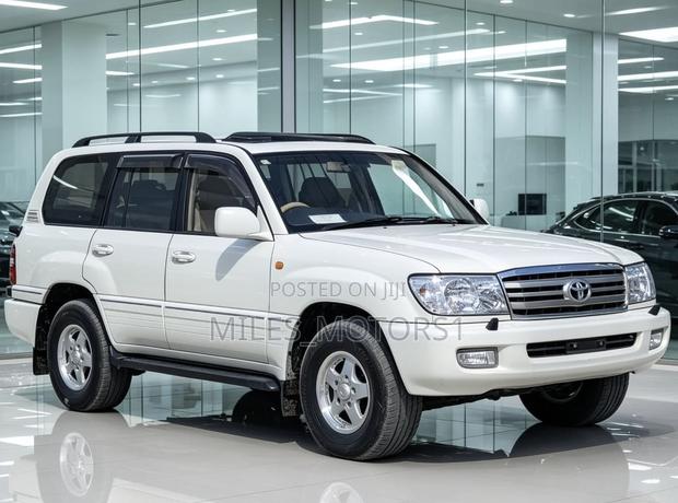 Toyota Land Cruiser 2007 White