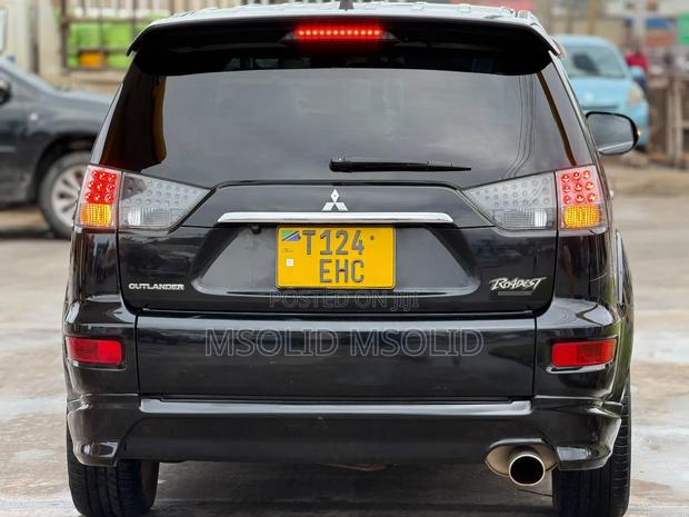 Mitsubishi Outlander 2011 Black