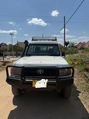 Toyota Land Cruiser 2010 White for sale