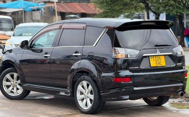 Mitsubishi Outlander 2010 Black