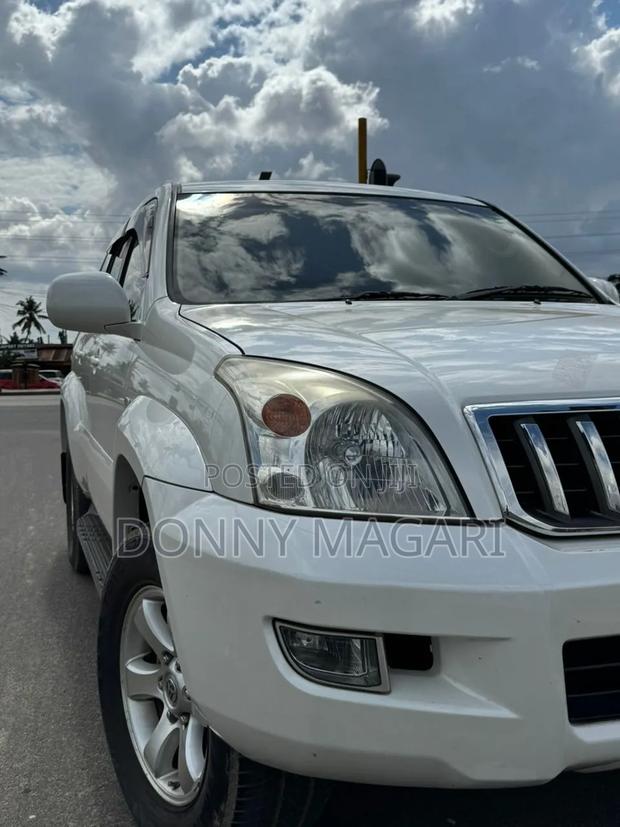 Toyota Land Cruiser Prado 2007 White