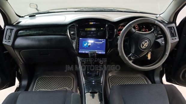 Toyota Kluger 2005 Black