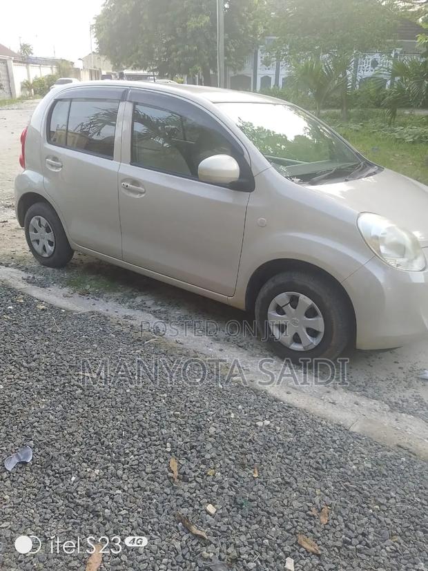 Toyota Passo 2011 Ivory