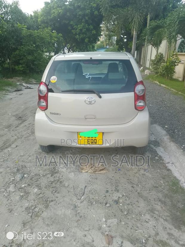 Toyota Passo 2011 Ivory