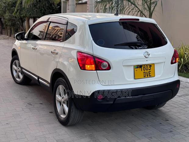 Nissan Dualis 2011 White