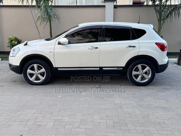 Nissan Dualis 2011 White