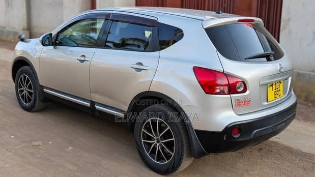 Nissan Dualis 2010 Silver
