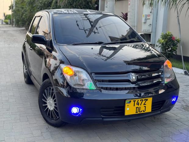 Toyota IST 2003 Black