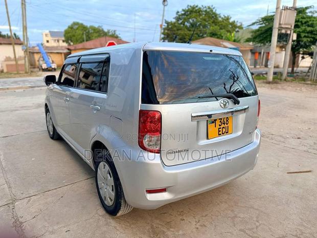 Toyota Corolla Rumion Hatchback 1.5 FWD 2009 Silver