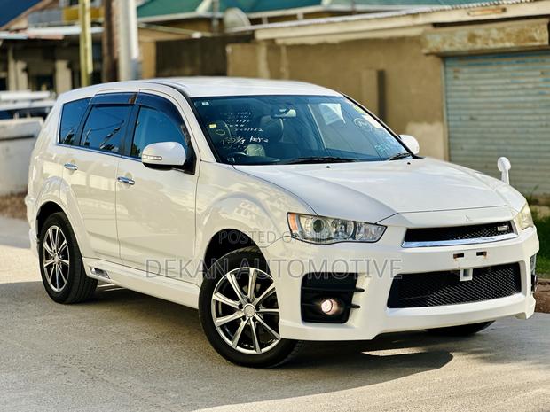 Mitsubishi Outlander Sport ES 2011 White